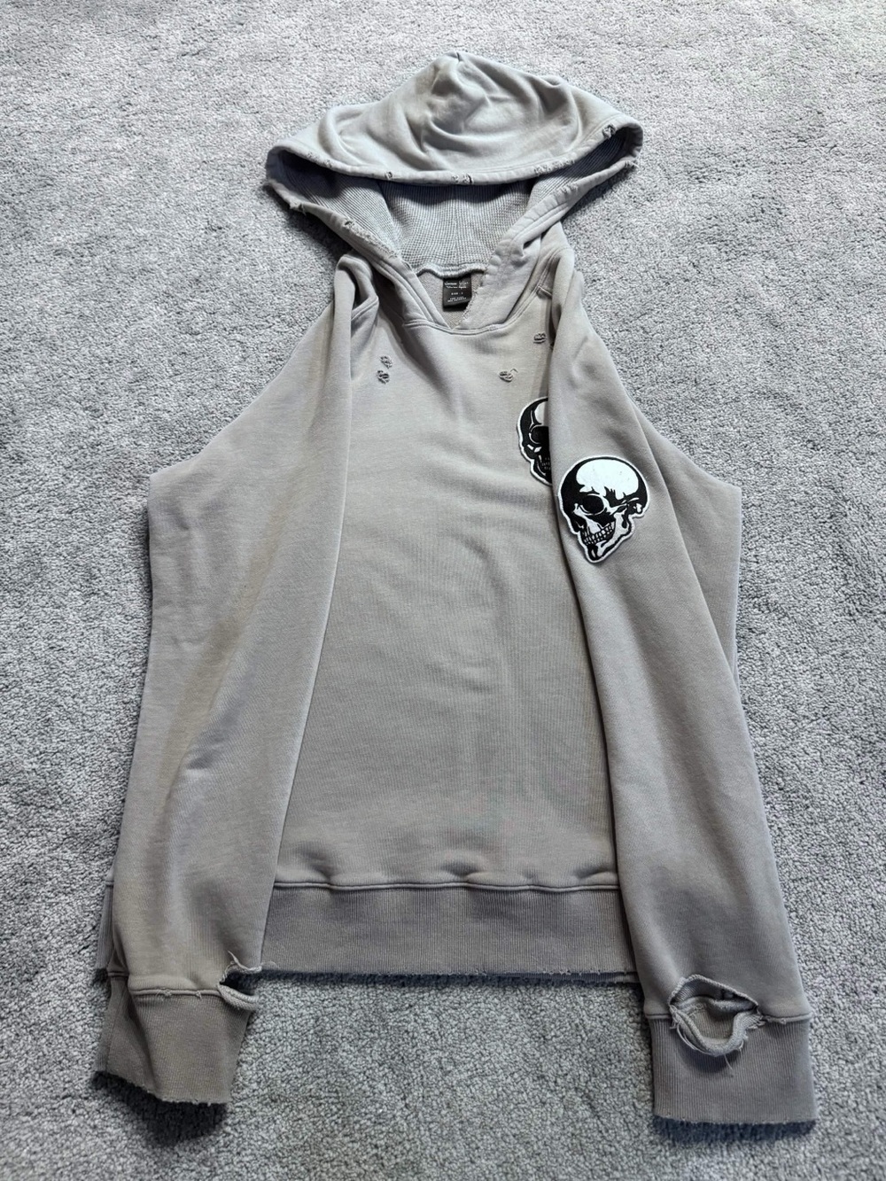 Number (N)ine Distressed Grey Hooded Sleeveless Sweatshirt with Skull Patch